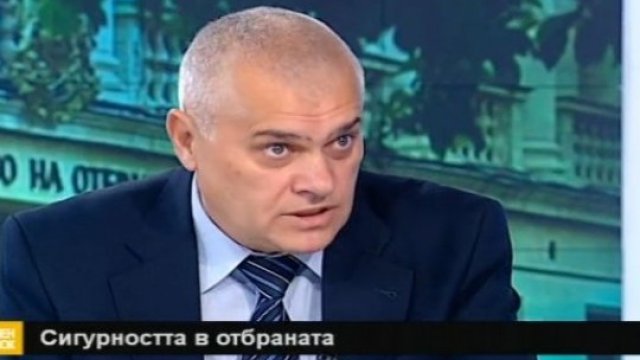 Валентин Радев: Социалните придобивки в армията не трябва да се губят