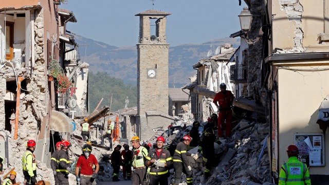 <p>
	Аматриче след земетресението. <em>Снимка: Ройтерс</em></p>
