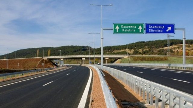 Антикорупционната комисия ще проверява пътни договори, преди да плаща по тях