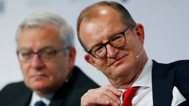 <p>
	Главният изпълнителен директор на Commerzbank Мартин Зилке.&nbsp;<em>Снимка: Ройтерс</em></p>
