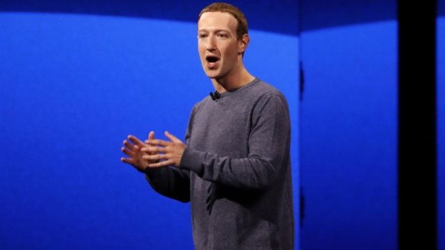 <p>
	Главният изпълнителен директор на Facebook Марк Зукърбърг. <em>Снимка: Ройтерс</em></p>

