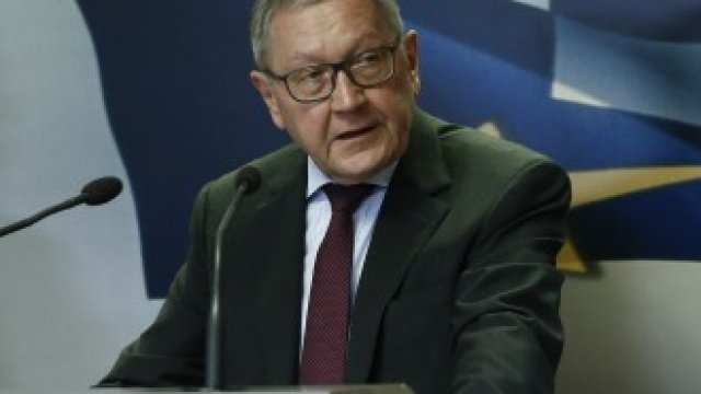 <p>
	Управляващият директор на Европейския механизъм за стабилност (ЕСМ) Клаус Реглинг.&nbsp;<em>Снимка: EPA/БГНЕС</em></p>
