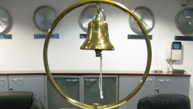 Индексите на БФБ- София отново обърнаха надолу посоката на движение