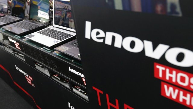 <p>
	Китайският производител Lenovo е номер едно на пазара през 2013 г. <em>Снимка: Ройтерс</em></p>
