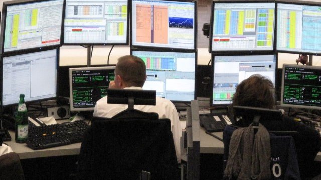 <p style="text-align: justify;">
	Пазарите в Германия днес имаха почивен ден. <em>Снимка: архив, Ройтерс</em></p>
