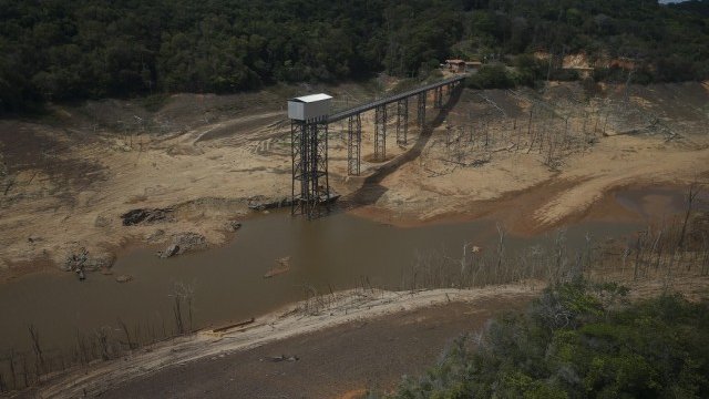 <p>
	Язовирът Гури, от който се генерират 70% от електроенергията в страната. <em>Снимка: Ройтерс</em></p>
