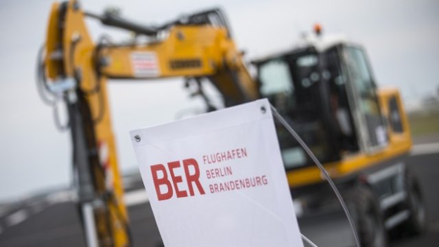 <p>
	Новото летище на Берлин - вечната строителна площадка. <em>Снимка: Ройтерс</em></p>
