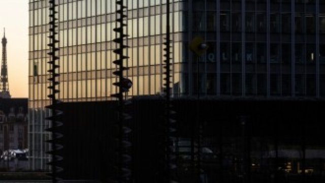 <p>
	Офис пазарът в Париж беше сред най-устойчивите в Европа през миналата година.&nbsp;<em>Снимка: Benjamin Girette/Bloomberg</em></p>
