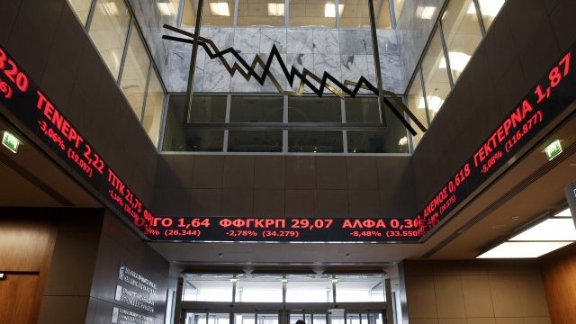 <p style="text-align: justify;">
	Фондовата борса в Гърция. <em>Снимка: архив, Ройтерс</em></p>
