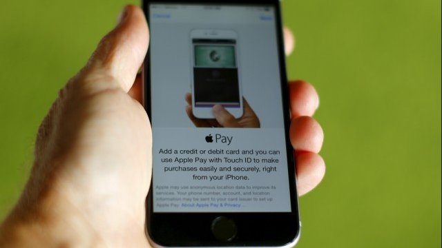 <p>
	Apple Pay може да стартира в Китай до началото на февруари. <em>Снимка: архив Ройтерс</em></p>
