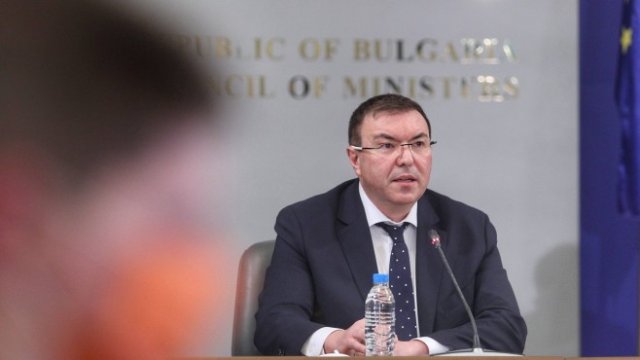 <p>
	<em>Костадин Ангелов. Снимка: Димитър Кьосемарлиев, Investor Media Group</em></p>
