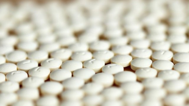 Профилактиката с йодни таблетки е вредна за здравето, предупреждава експерт