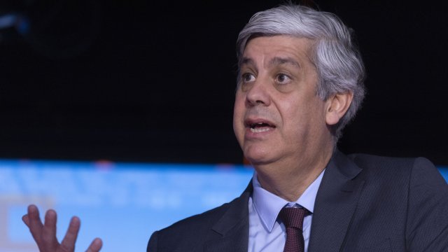 Управителят на централната банка на Португалия Марио Сентено. Източник: Bloomberg L.P.