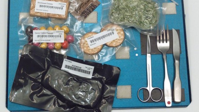 <p>
	Храна за космонавти<em>. Снимка:&nbsp;Научноизследователски институт по криобиология и лиофилизация</em></p>
