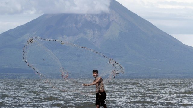 <p>
	Има и екологични опасения за езерото Никарагуа. Снимка: архив Ройтерс</p>
