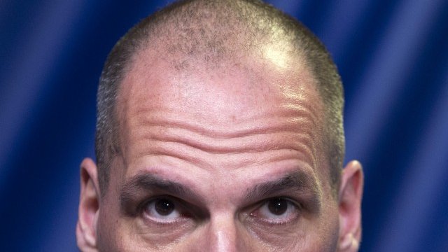 <p>
	Варуфакис: Договорите на ЕС не предвиждат никаква правна легална възможност за излизане от еврозоната. <em>Снимка: Ройтерс</em></p>

