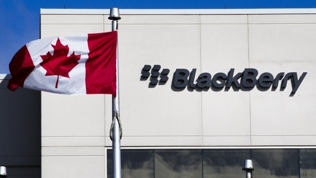 <p>
	BlackBerry продължава да се бори за оцеляването си. <em>Снимка: Ройтерс</em></p>
