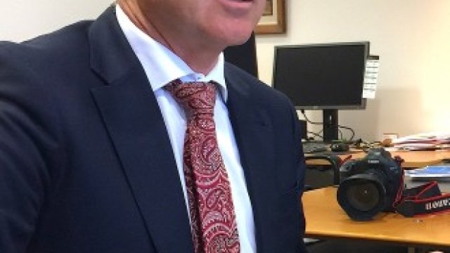 <p>
	Новозеландският министър на финансите Дейвид Паркър.&nbsp;<em>Снимка: Архив Ройтерс</em></p>
