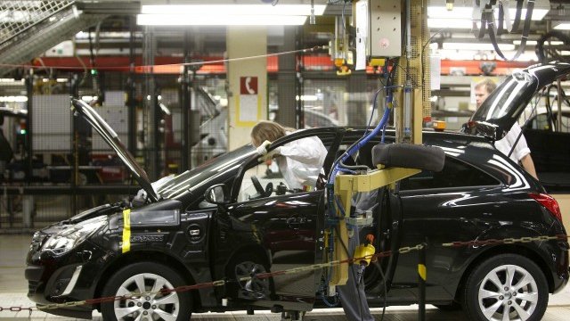 <p>
	Заводът на Opel в Айзенах. <em>Снимка: Ройтерс</em></p>
