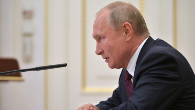 <p>
	<span font-size:="" pt="" style="color: rgb(102, 102, 102); font-family: ">Руският президент Владимир Путин.&nbsp;</span><em font-size:="" pt="" style="color: rgb(102, 102, 102); font-family: ">Снимка: Ройтерс</em></p>
