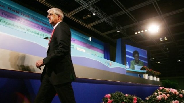 <p>
	<em font-size:="" pt="" style="color: rgb(102, 102, 102); font-family: ">Румен Овчаров</em><em font-size:="" pt="" style="color: rgb(102, 102, 102); font-family: "> Снимка: Архив Ройтерс</em></p>
