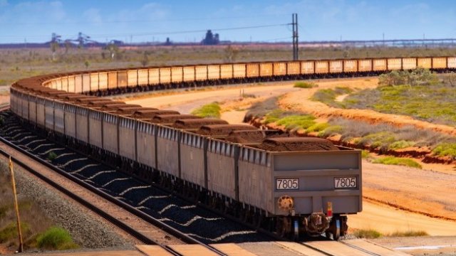 Деян Боев: ЖП товарните превози от началото на годината са над нивото от 2019 г.