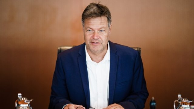 <p>
	&nbsp;Германският икономически министър Роберт Хабек. <em>Снимка: EPA/CLEMENS BILAN</em></p>
