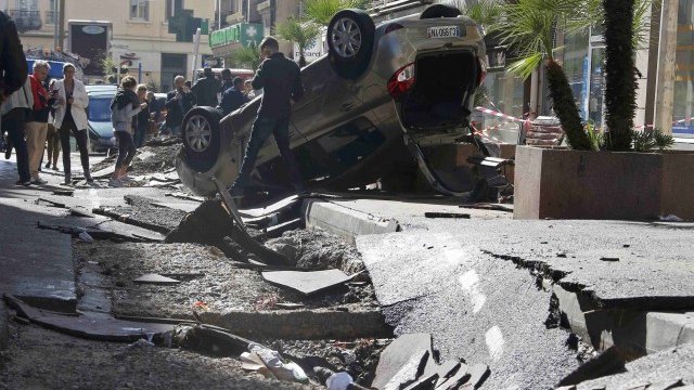 <p>
	Кан след наводнението. <em>Снимка: Ройтерс</em></p>
