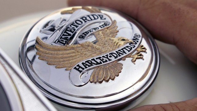 <p>
	Harley-Davidson изтегля близо 308 000 мотоциклета заради проблеми със спирачните системи. <em>Снимка: Ройтерс</em></p>

