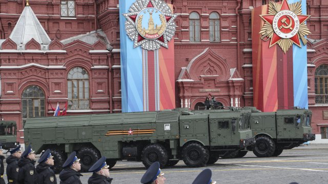 Зенитно-ракетен комплекс С-400 &quot;Триумф&quot;. Снимка: EPA/MAXIM SHIPENKOV