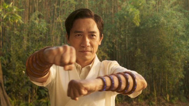 <p>
	Кадър от филма &quot;Шан-чи&quot;. <em>Източник: Marvel Studios</em></p>
