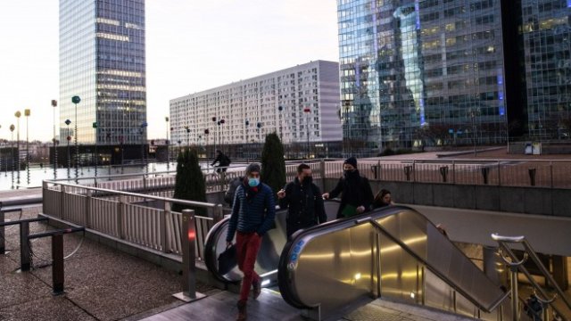 <p>
	Финансовият център на Париж. <em>Снимка: Bloomberg LP</em></p>
