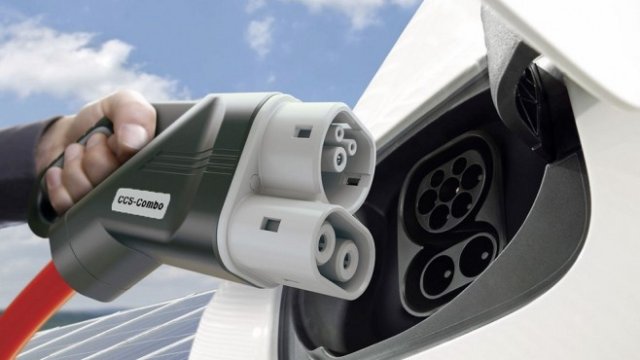 <p>
	CCS зарядна станция за електромобили. Снимка: <em>Audi</em></p>
