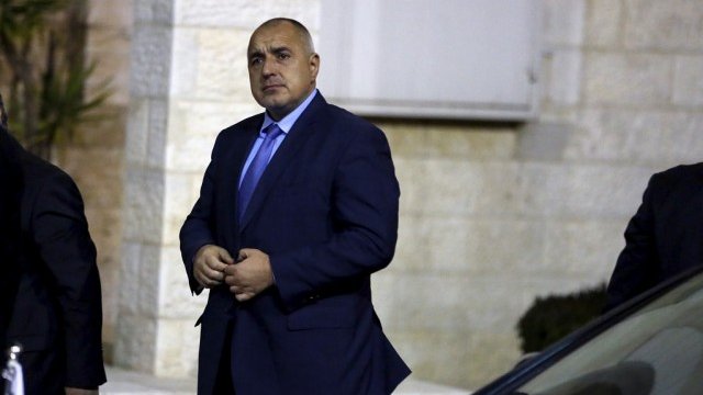 <p>
	Много е важна ролята на ГЕРБ, която досега се съобразяваше с политическите си партньори, а сега трябва да взема твърди решения, смята Стойчо Стойчев. <em>Снимка: Ройтерс</em></p>
