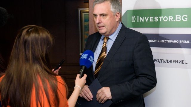 <p>
	Калфин:&nbsp;Имах възможност да работя в министерството достатъчно свободно, бяхме предпазени от партиен и политически натиск. <em>Снимка: Investor.bg</em></p>
