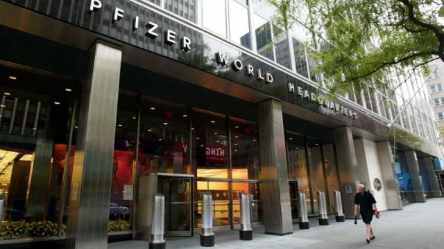 <p>
	Централата на&nbsp;Pfizer в Ню Йорк.<em> Снимка: архив, Ройтерс</em></p>
