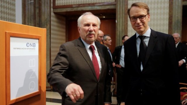 <p>
	Евалд Новотни (вляво) и Йенс Вайдман (вдясно) <em>Снимка: Ройтерс</em></p>
