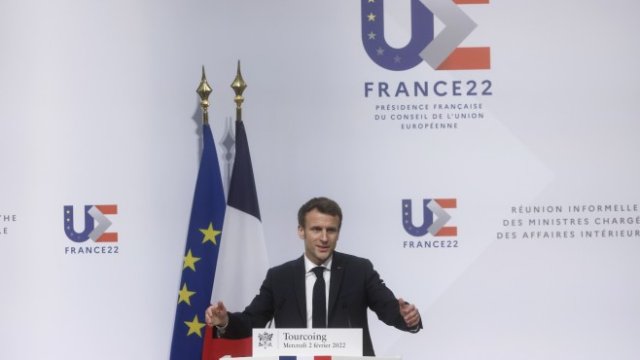 <p>
	Макрон по време на прескоференцията си. Снимка:&nbsp;EPA</p>
