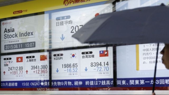 Японските акции поевтиняха, а доходността по 10-годишните облигации се понижи