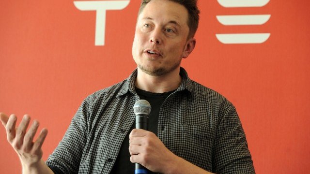 <p>
	Илон Мъск. <em>Снимка: Ройтерс</em></p>
