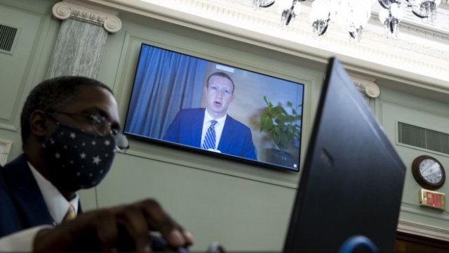 Зукърбърг: Не можем да спрем Русия да се опитва да се намеси в изборите