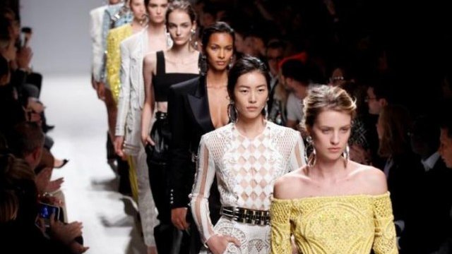 <p>
	Според запознати източници Balmain и Valentino - другата модна къща, която катарският фонд придоби, ще бъдат обединени под една шапка и листнати на борсата. <em>Снимка: архив, Ройтерс</em></p>
