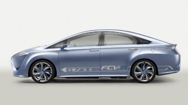 <p>
	Kонцепцията FCV-R. <em>Снимка: Toyota</em></p>
