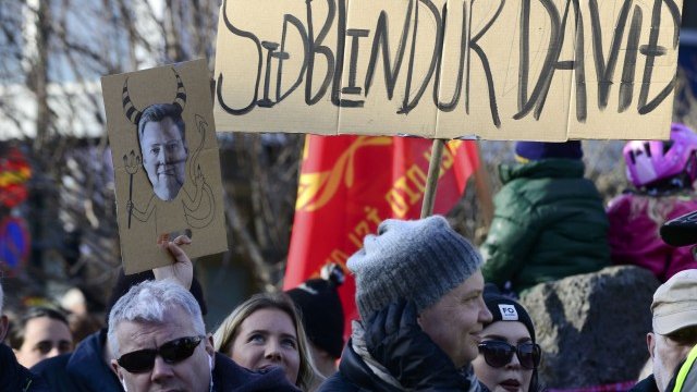 <p>
	Протестът в Исландия. <em>Снимка: Ройтерс</em></p>
