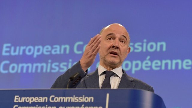 <p>
	Пиер Московиси, еврокомисар по икономическите въпроси. <em>Снимка: Архив Ройтерс</em></p>
