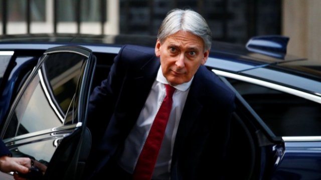 <p>
	Филип Хамънд. <em>Снимка: Ройтерс</em></p>
