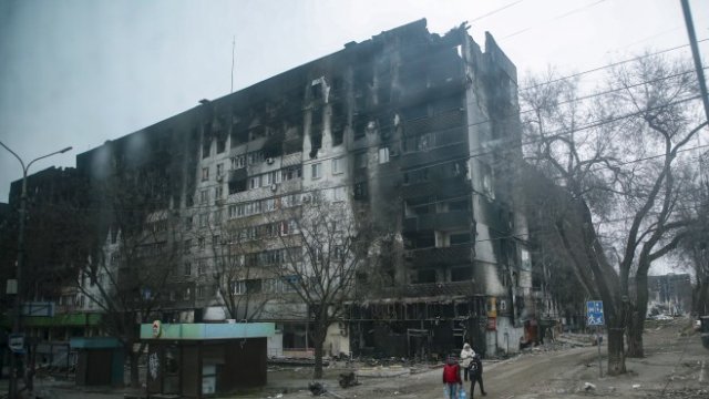 <p>
	<em>Гледка от Мариупол отпреди 5 дни. Снимка: ЕРА</em></p>
