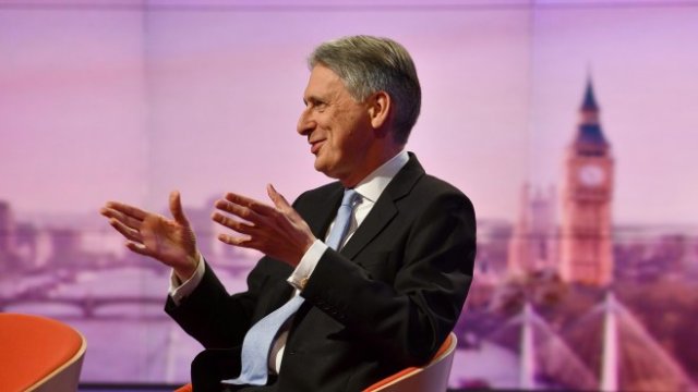 <p>
	Филип Хамънд. <em>Снимка:Ройтерс</em></p>
