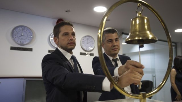 <p>
	Ангел Ангелов, главен изпълнителен директор на &quot;Градус&quot; АД, и финансовият директор Георги Бабев.&nbsp;<em>Снимка: Димитър Кьосемарлиев, Investor Media Group</em></p>
