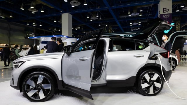 Електрическият модел Volvo XC40. Снимка: SeongJoon Cho/Bloomberg